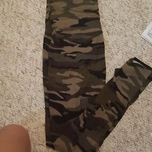 Cameo leggings